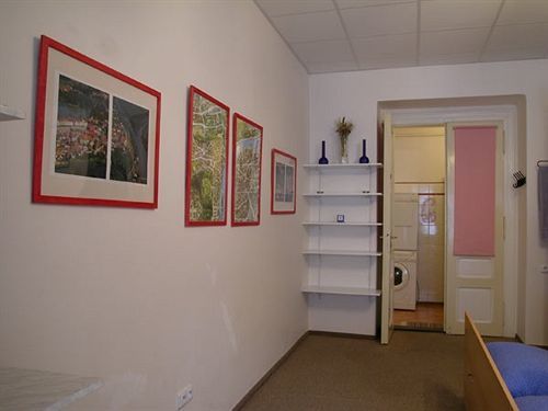 Pragues Rainbow Guest House Экстерьер фото